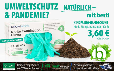 Die neuen biologisch abbaubaren Kingfa Handschuhe aus Nitril vor einen häufchen Erde auf dem eine Pflanze wächst